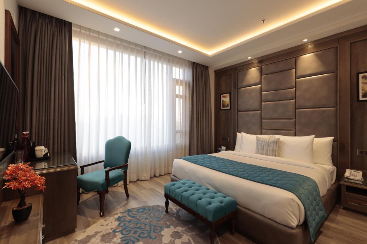 Welcomheritage Elysium Resort & Spa 심라 외부 사진